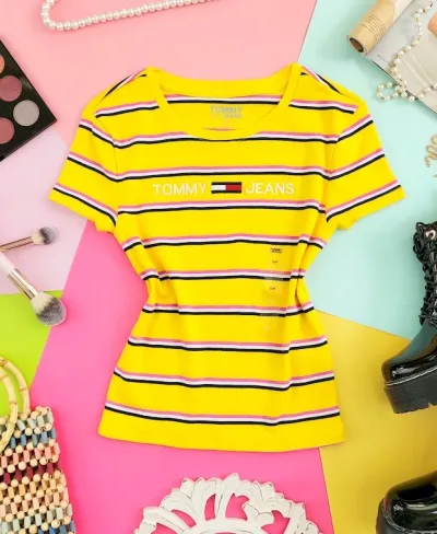 Camiseta Tommy Hilfiger para dama diseño a rayas color azul, rosa, blanco y amarillo