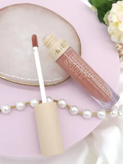 Labial AMUSE liquido matte tono Lingerie