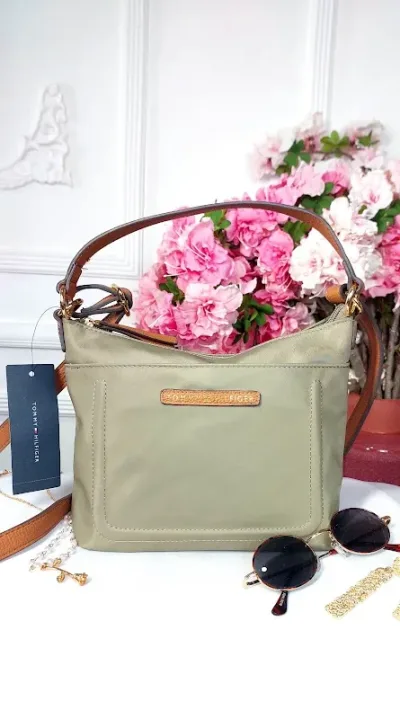 Bolso de hombro Tommy Hilfiger para dama color gris