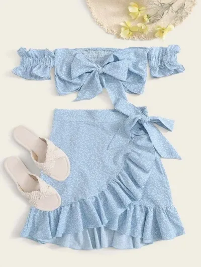 Conjunto para dama color celeste con fruncido y cordón delantero