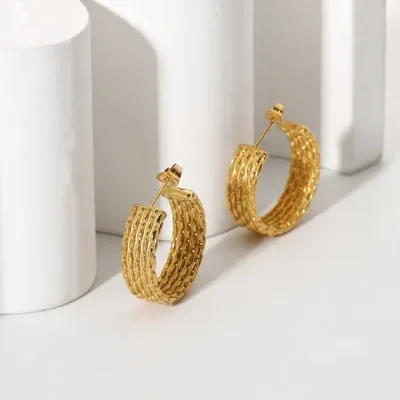 Par de argollas de acero inoxidable para dama color dorado