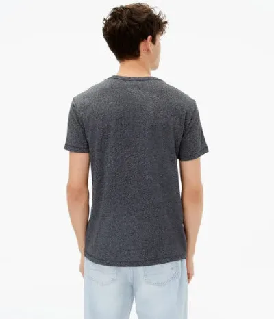 Camiseta Aereopostal para caballero color gris oscuro