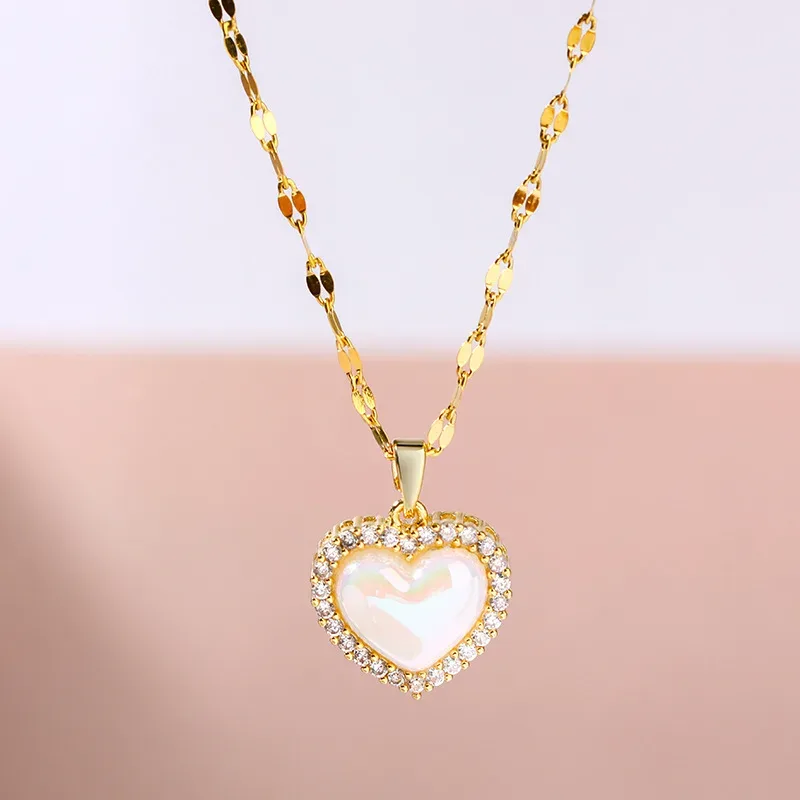 Collar de dije de corazón con perlitas