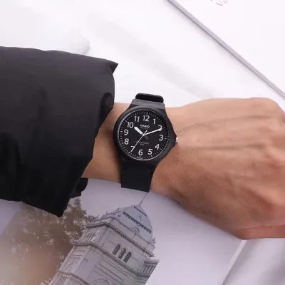 Reloj CASIO para caballero MW-240-1BVDF