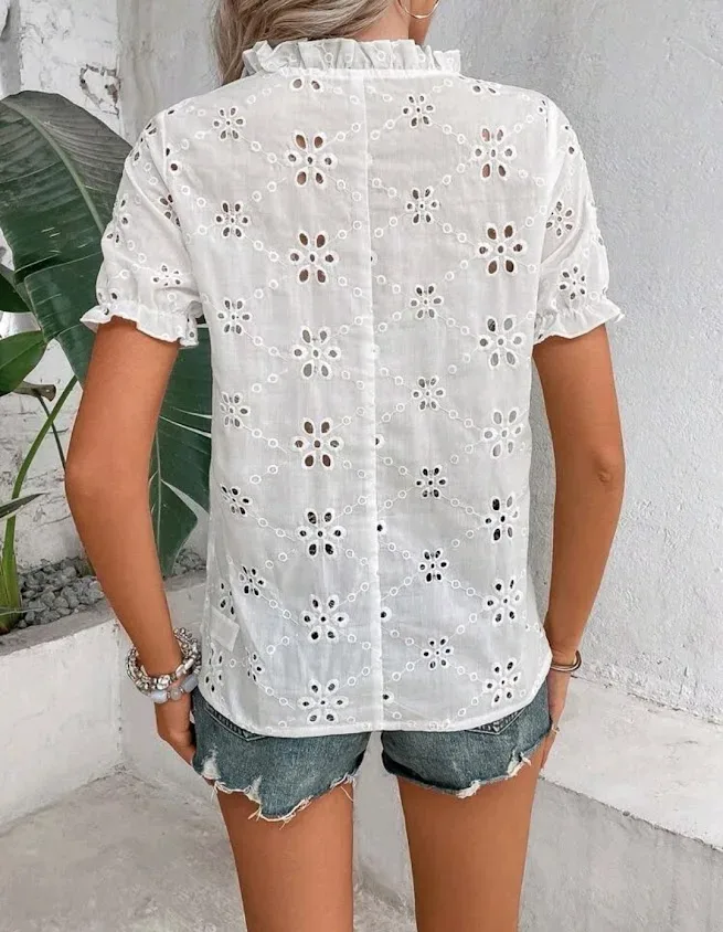 Blusa para dama color blanco con bordado de ojal