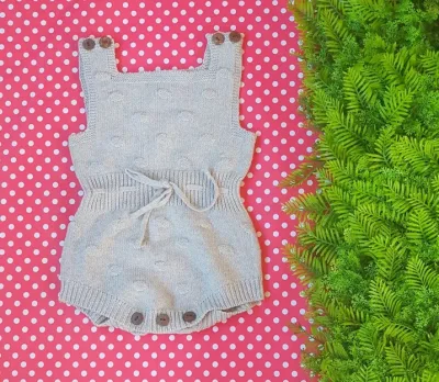 Mameluco para niña color gris