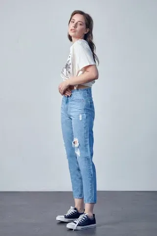 Mom Jeans para dama color celeste M0035