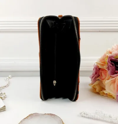 Cartera XOXO para dama color café