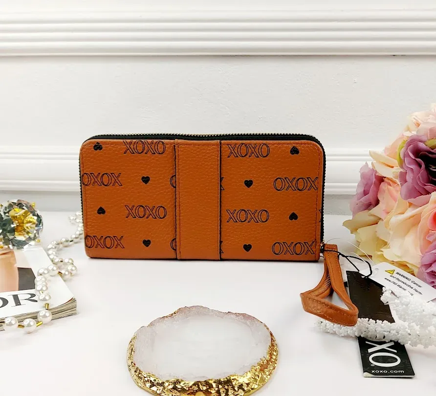 Cartera XOXO para dama color café