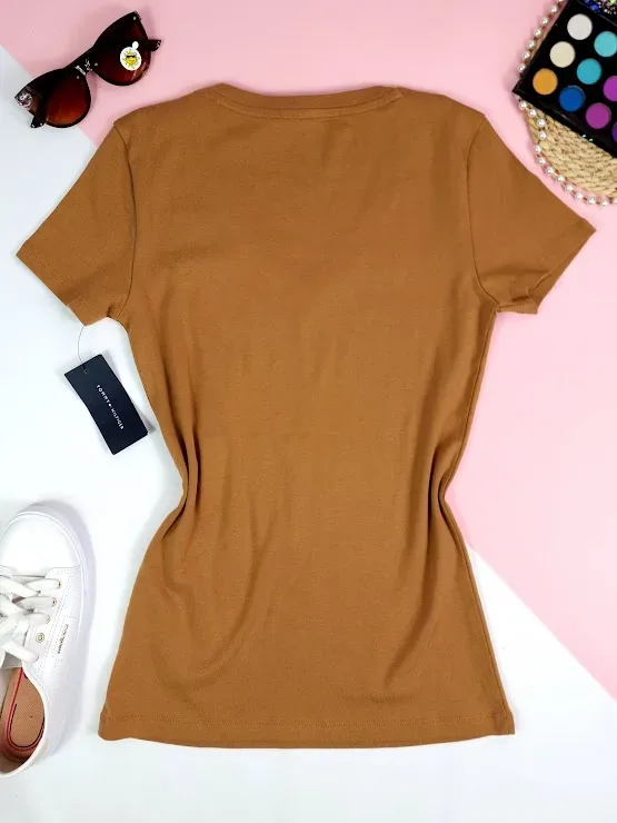 Camiseta Tommy Hilfiger para dama color marrón