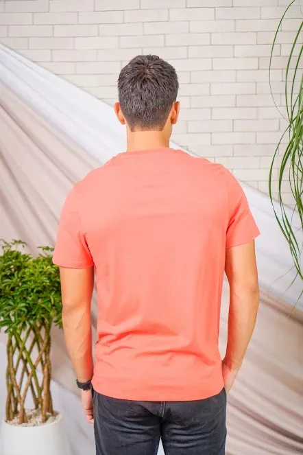 Camiseta Tommy Hilfiger para caballero color coral