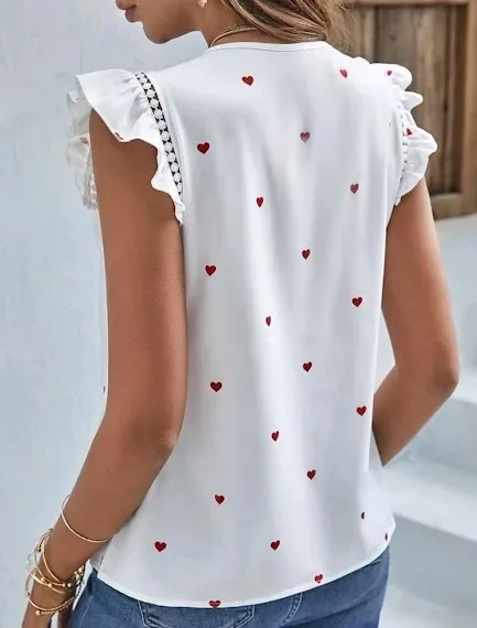 Blusa para dama color blanco con estampado de corazón