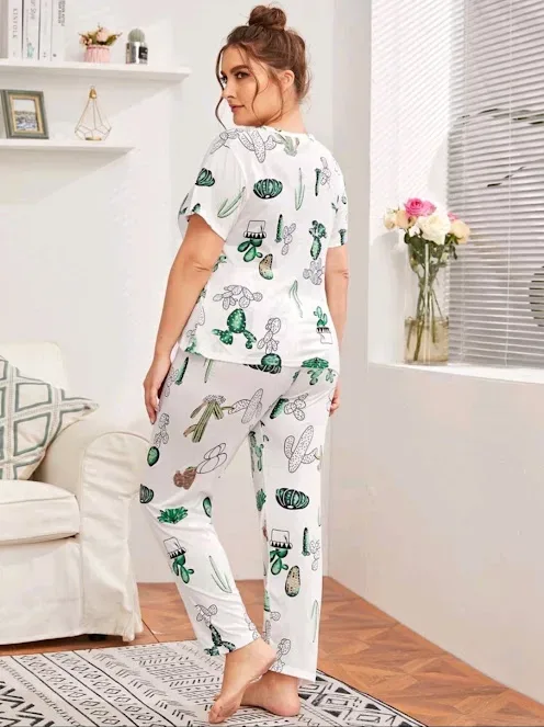 Pijama para dama color blanco con estampado de cactus