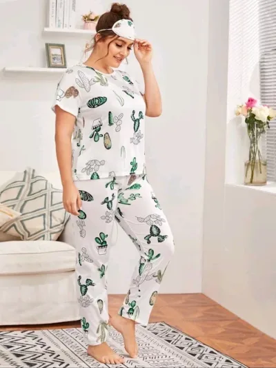Pijama para dama color blanco con estampado de cactus