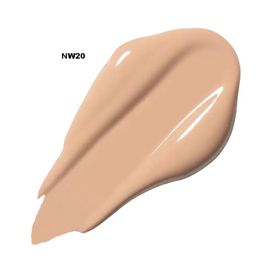 Base de maquillaje MAC para dama tono NW20