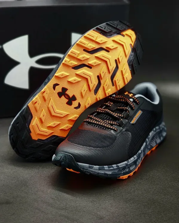 Tenis Under Armour  UA Charget Bandit TR 3 para caballero 3028371 001