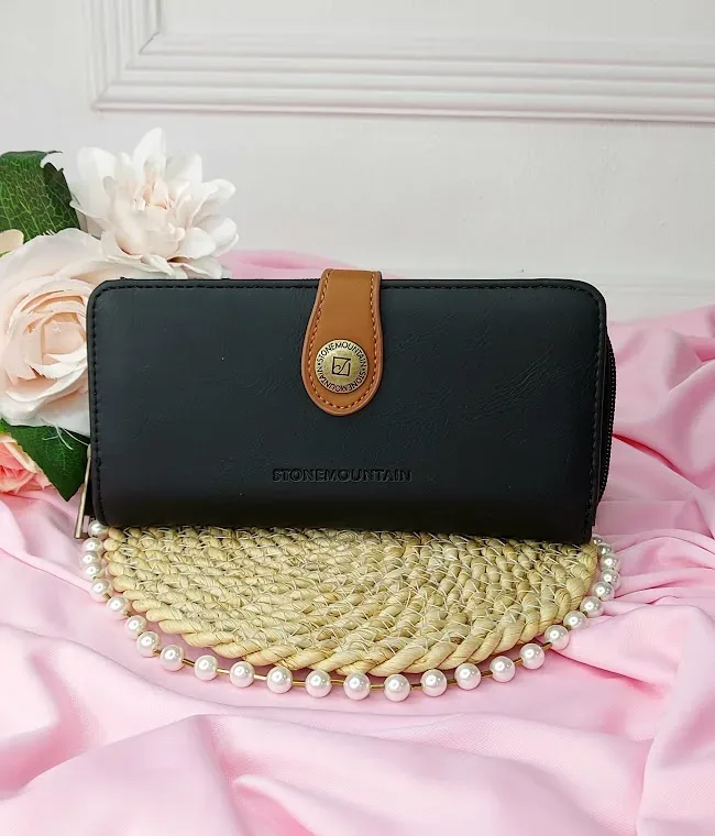 Cartera Stone Mountain Usa para dama color negro y camel