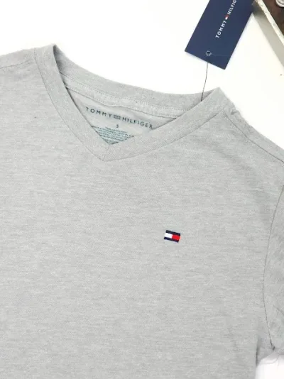 Camiseta Tommy Hilfiger para niño color gris