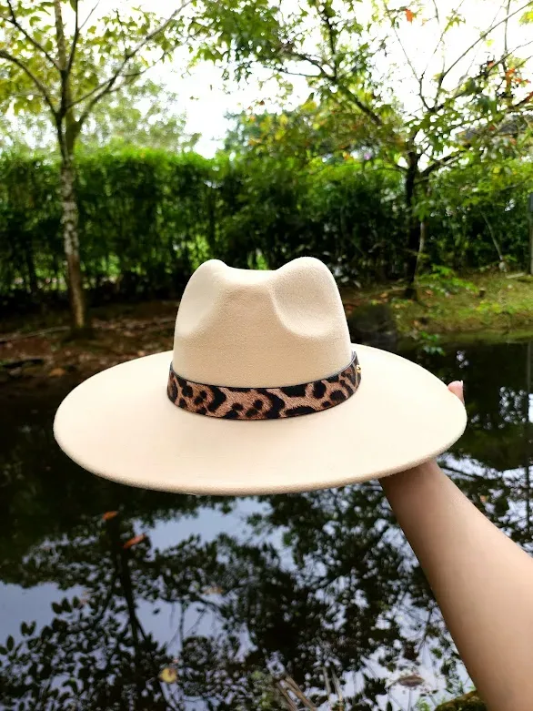 Sombrero para dama color beige