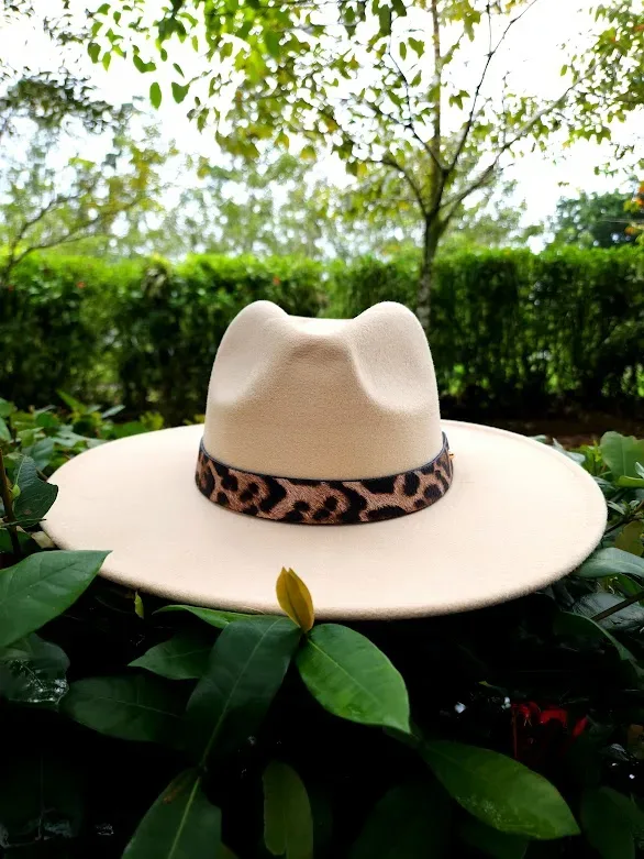 Sombrero para dama color beige
