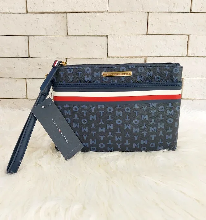 Bolso de mano Tommy Hilfiger para dama color azul con diseño de letras