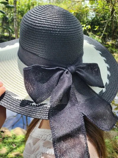 Sombrero para dama color beige con negro