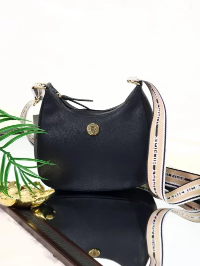 Bolso Tommy Hilfiger para dama color negro