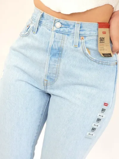 Jeans para dama Levis Skinny 501-0215