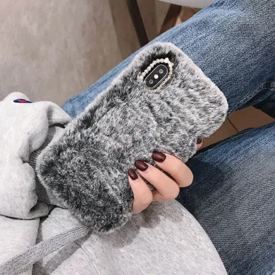 Funda para celular con contextura de peluche
