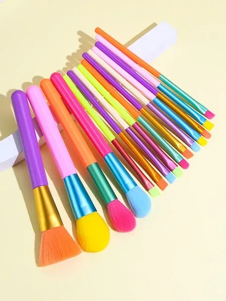 Set de brochas de maquillaje multicolor
