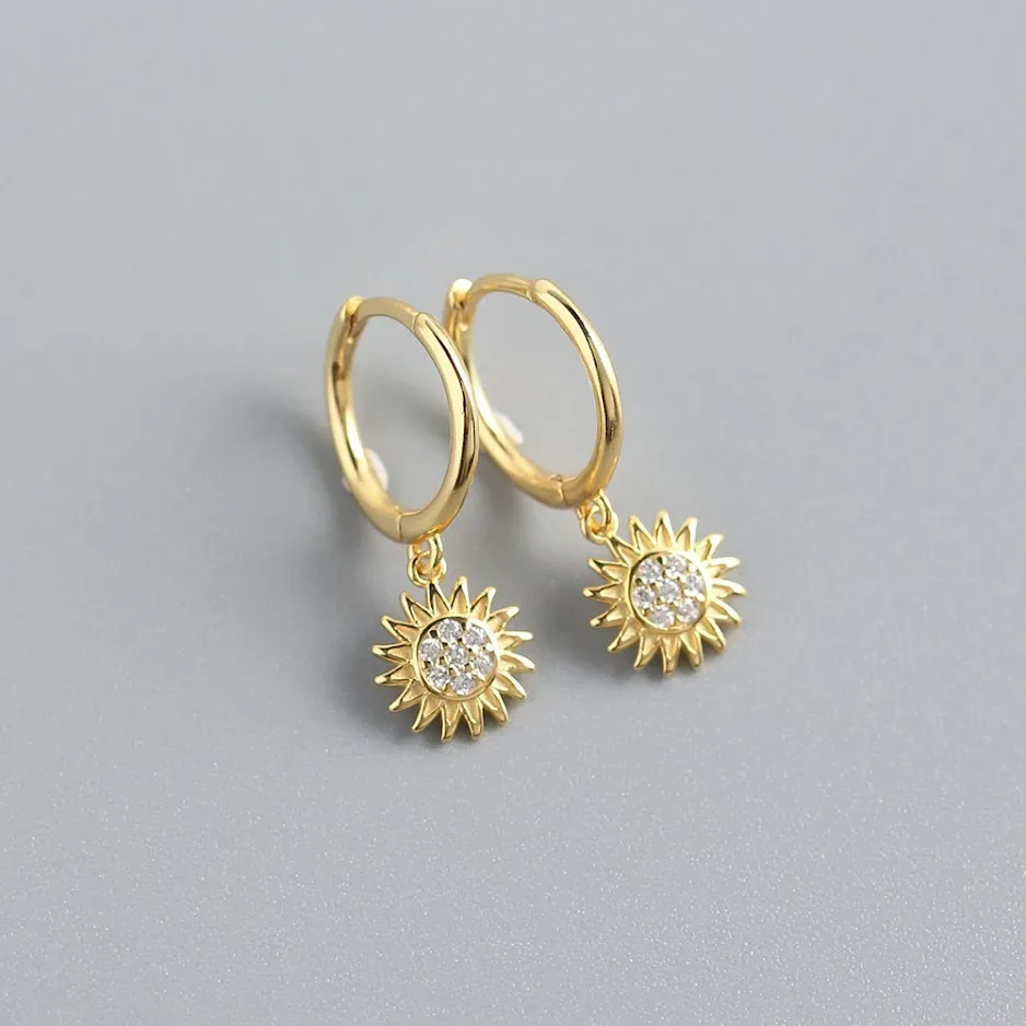 Aretes con baño de plata diseño de girasol