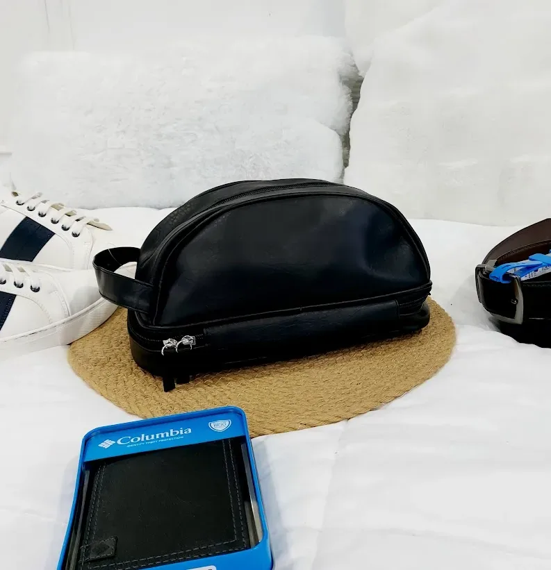 Estuche para viaje PENGUIN para caballero de cuero sintético