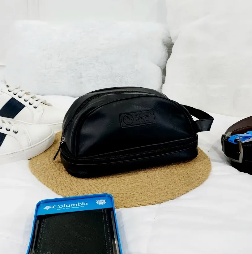 Estuche para viaje PENGUIN para caballero de cuero sintético