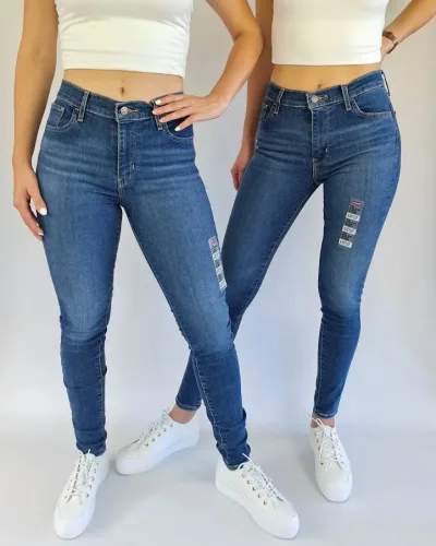 Jeans para dama Levis 720-0097 High Rise color azul