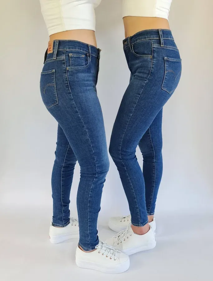 Jeans para dama Levis 720-0097 High Rise color azul