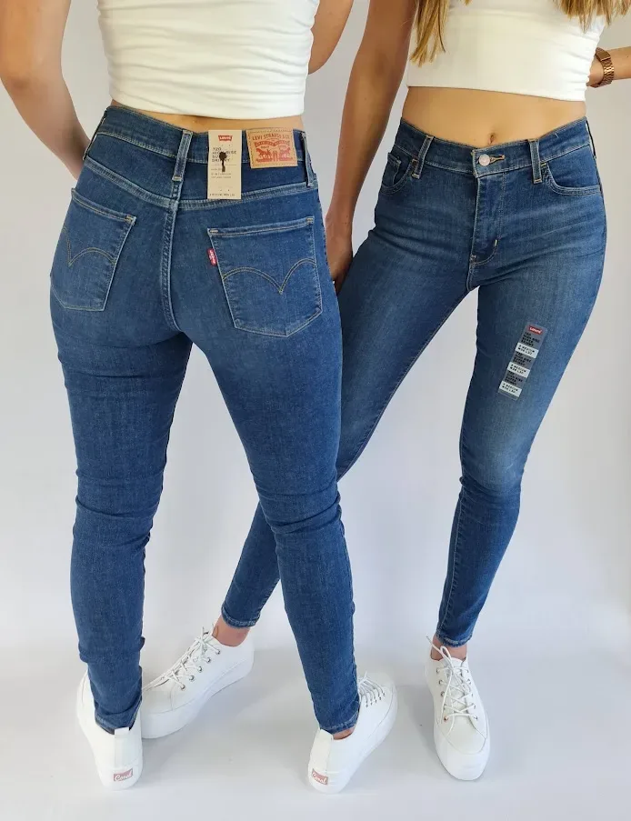 Jeans para dama Levis 720-0097 High Rise color azul