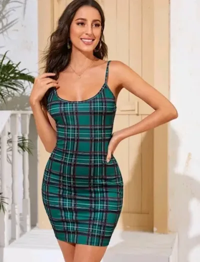 Vestido para dama de cuadros color verde negro y rojo