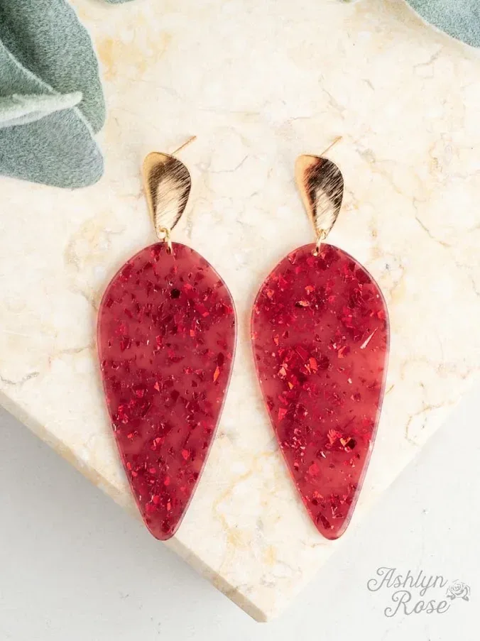 Aretes Fantasía color rojo con forma de gota