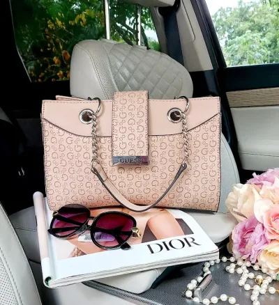 Bolso Guess para dama color rosa