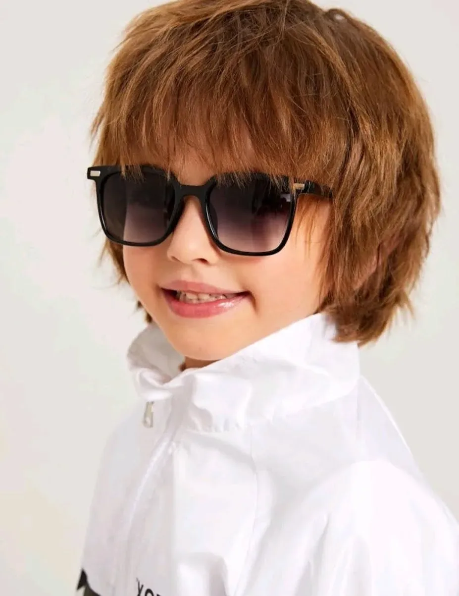 Lentes de sol para niño 6774 color negro con detalle en plateado