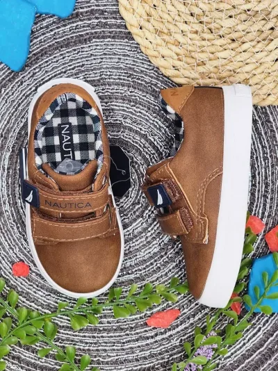 Zapatos Nautica para niño color cafe