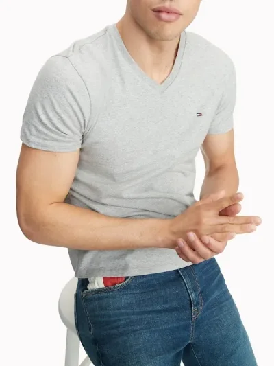 Camiseta Tommy Hilfiger para caballero color gris cuello V