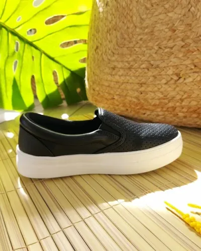 Zapatos Soda para dama color negro