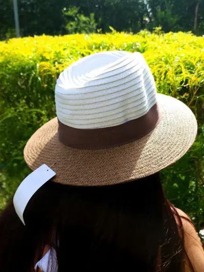 Sombrero para dama color café y blanco