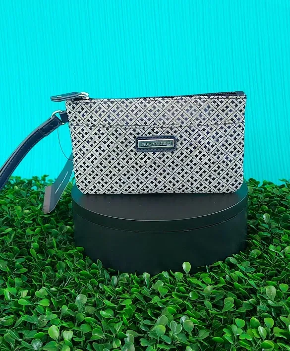 Cartera Tommy Hilfiger para dama color azul y blanco