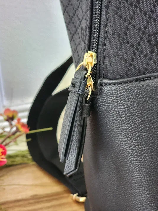 Bolso Tommy Hilfiger para dama XW05351-9730GJ COLOR NEGRO