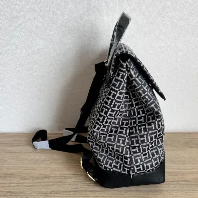 Bolso Tommy Hilfiger para dama color negro y blanco
