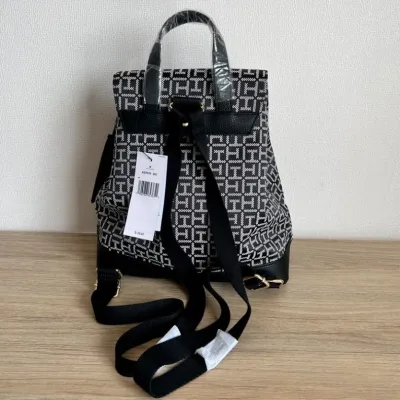 Bolso Tommy Hilfiger para dama color negro y blanco