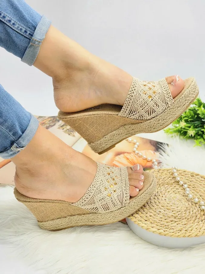 Plataformas para dama color beige MT3076L
