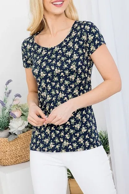 Blusa para dama color azul con diseño floral